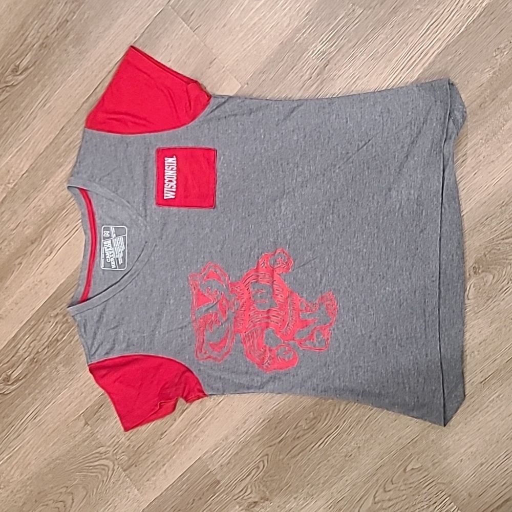 Wisconsin Badger Medium T shirt